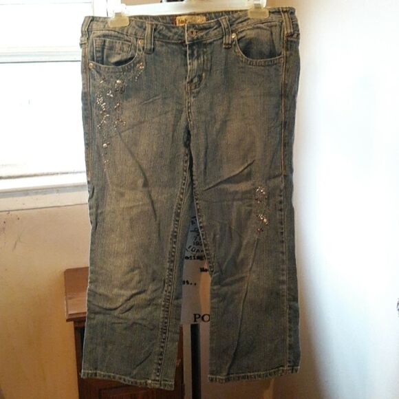 💫💫💫L.E.I VINTAGE EMBELLISHED Y2K 90'S VIBE CROPPED BLING JEANS SIZE 9 JUNIORS - Picture 1 of 5